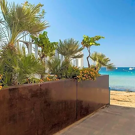 Calapetra فندق 4*